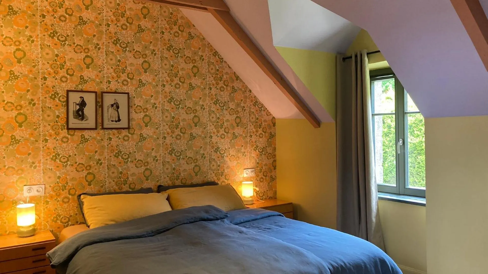 Encore Une Fois, La Maison Coloree location